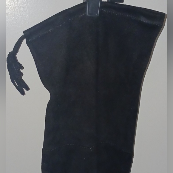 Boots - Picture 2 of 5